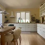 Lovely For Families And Business Traveler's Villa
